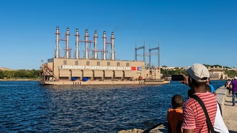 Cuba recurre a patanas turcas para aliviar crisis eléctrica