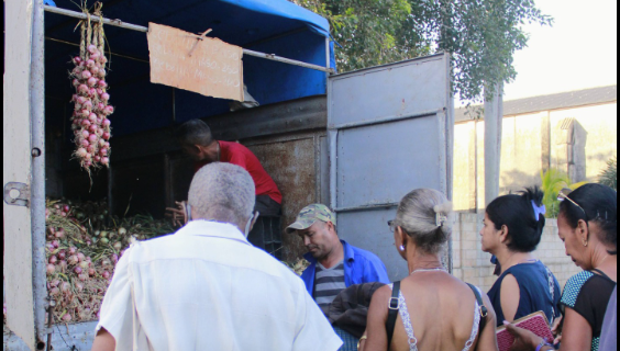 ¡Precios por las nubes en La Habana! Feria en Playa saca chispas y la gente no aguanta más