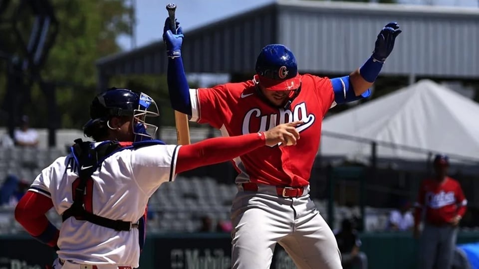 ¿Qué pasó, Cuba? ¡Abren el deporte al billete extranjero y hasta a los cubanos de afuera!
