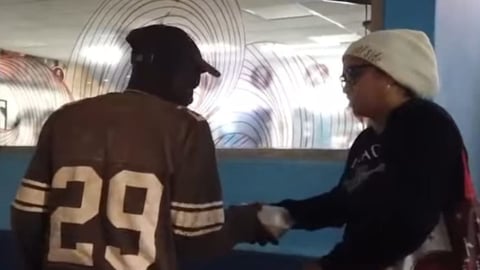 Lara Crofs Ilumina la Noche Habanera con Ayuda y Esperanza