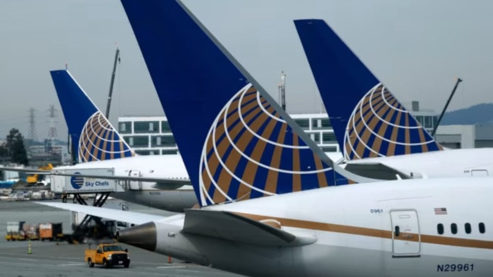 ¿Qué Flimas? Pasajero Borracho Intenta Entrar a la Cabina y Manda un Avión Pa' Wisconsin