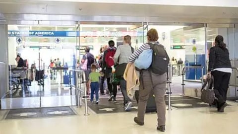 EE. UU. Refuerza Controles a Viajeros de Cuba Tras Nuevas Sanciones