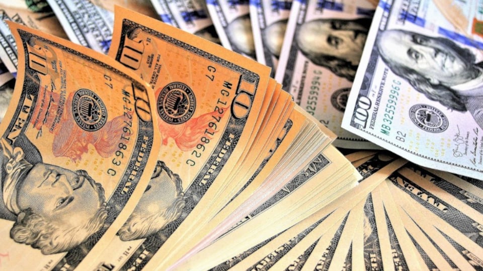 ¡El Dólar se Dispara! El Peso Cubano Gime en el Mercado Negro a 513 CUP