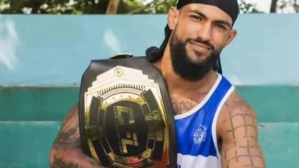 ¡Alerta en La Habana! "Spiderman" Cubano Arrestado y Golpeado por Protestar