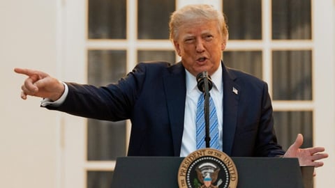 ¿Le Quitarán el Micrófono a la CNN? Trump Amenaza con Sacar a la Prensa de la Casa Blanca