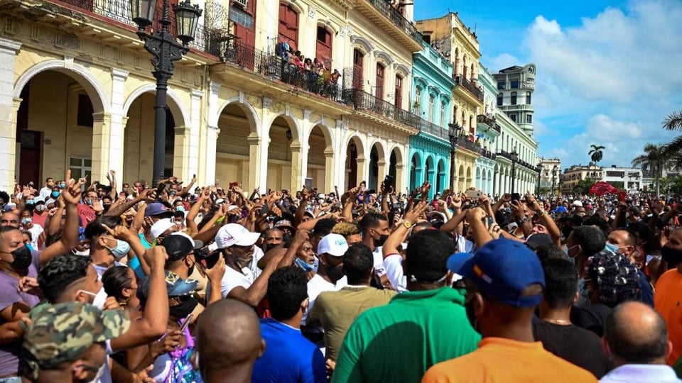 ¿Estados Unidos Invade Cuba? ¡El Caos Divide a la Isla Entre el Miedo y la Esperanza!