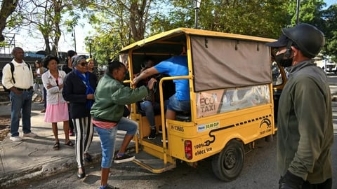 Cuba's Public Transport Crippled: 90% Service Reduction Leaves Millions Stranded