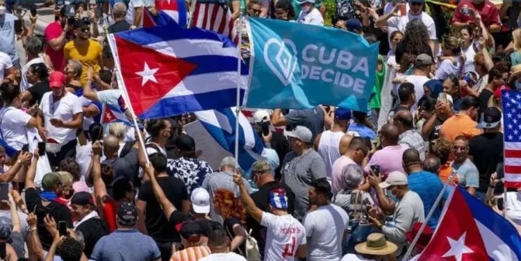 Cuba Libre: ¿Exiliados en la disyuntiva de regresar o quedarse?