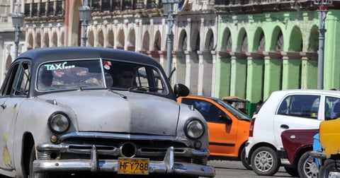 Cuba Enfrenta una Crisis de Combustible: Precios de Transporte Se Disparan