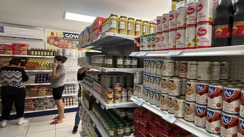 Cuba considera abrir negocios privados a sus emigrados