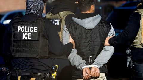 ¡ICE Rompe Récord! Más Arrestos en Julio Bajo Trump Que Nunca