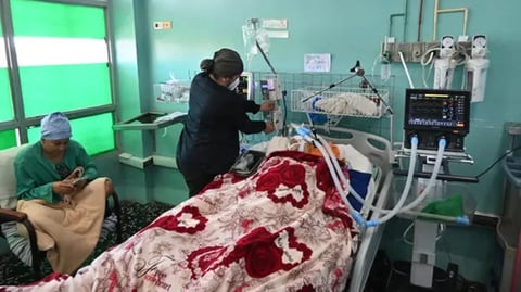 Cuba's Healthcare Crisis: Broken Equipment and Strained Doctors