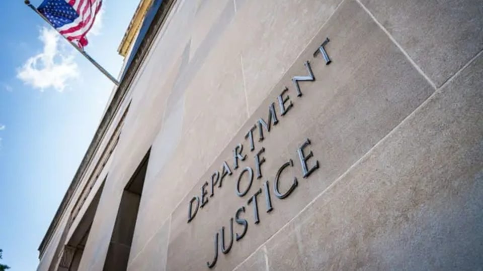 Multan a hondureña en EE.UU. con casi $700,000 por no irse tras orden de deportación