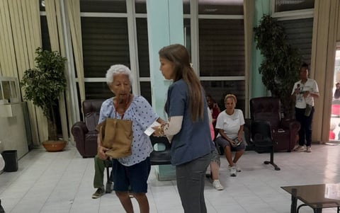 Cuba: Jubilados enfrentan odisea para cobrar pensiones entre apagones y escasez