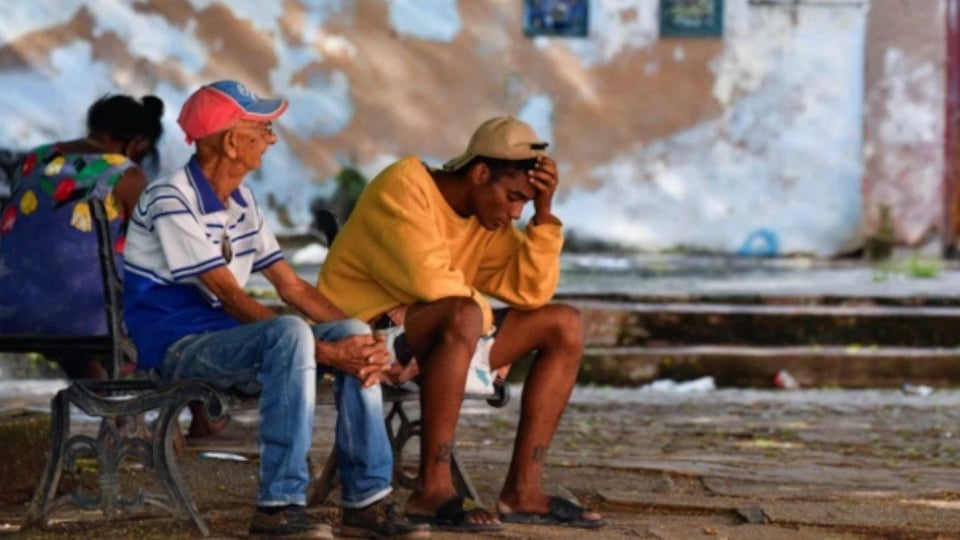¿Apagones se van a acabar o qué? La luz con el alma en un hilo en Cuba