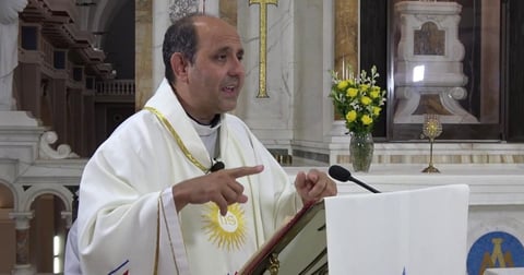 Sacerdote del Cobre llama a la reconciliación y unidad entre cubanos