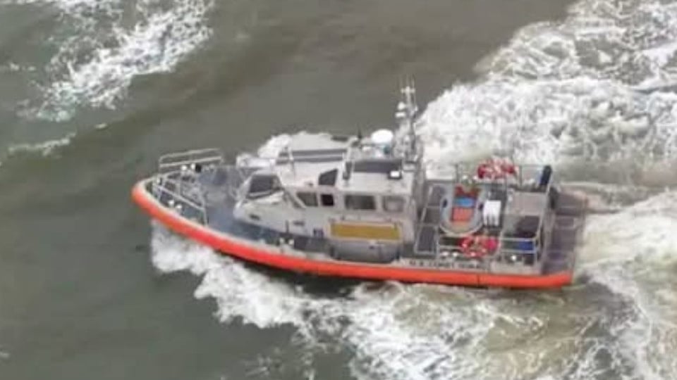 Rescatan a adolescente a la deriva en los Cayos de Florida