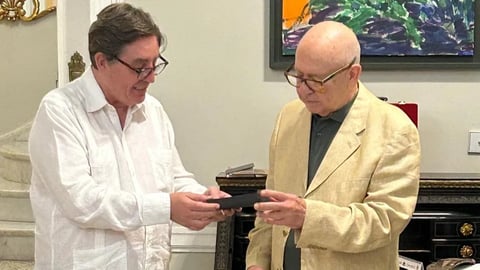 El Instituto Cervantes recibe el legado de Miguel Barnet