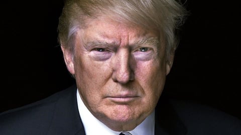 Trump Afirma Superioridad Total en Ofensiva Militar contra Irán