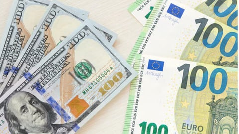 El Peso Cubano Cede Terreno: Dólar y Euro Toman Vuelo en el Mercado Informal