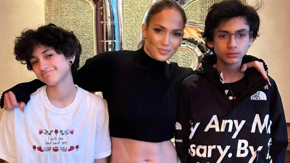 ¿JLo borró a Marc Anthony de la historia familiar? ¡La polémica está en la calle!