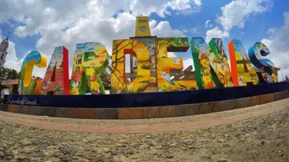 Cárdenas Sufre Apagón de Comunicaciones por Falla Eléctrica