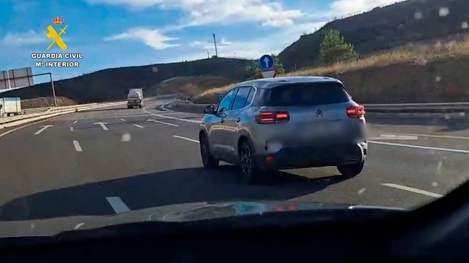 Desmantelan banda con cubanos en España por robos con el “método de la siembra”