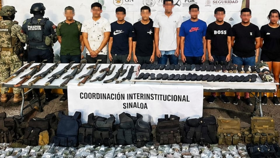 ¡Atrapados en Sinaloa! Colombianos y un cubano fajados con AK-47 y lupa de mota