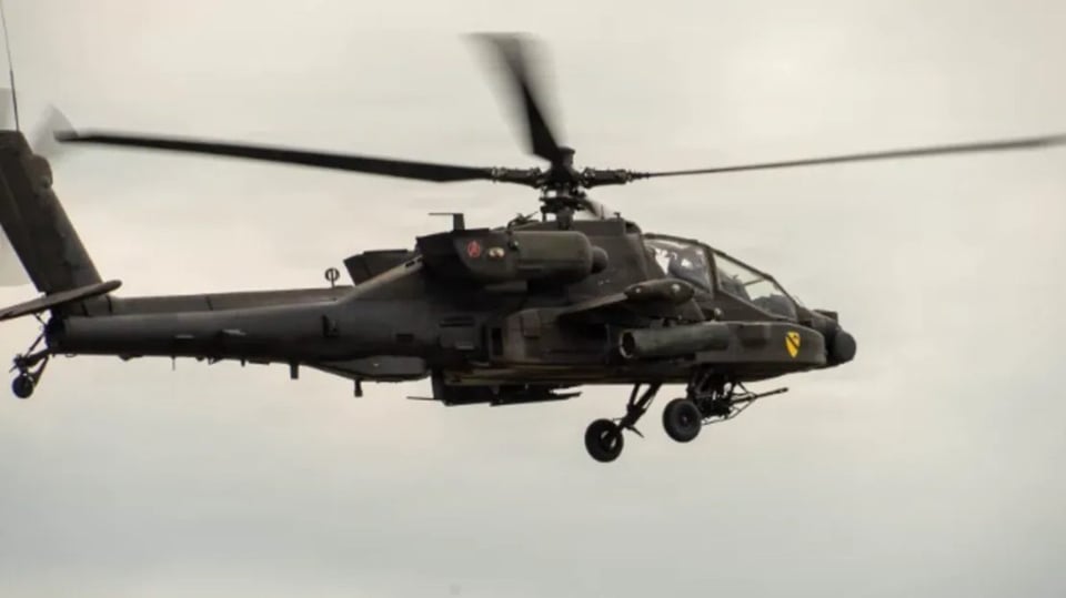¡Vuela y se estrella! Helicóptero Apache deja dos muertos y 40 hectáreas quemadas en Texas