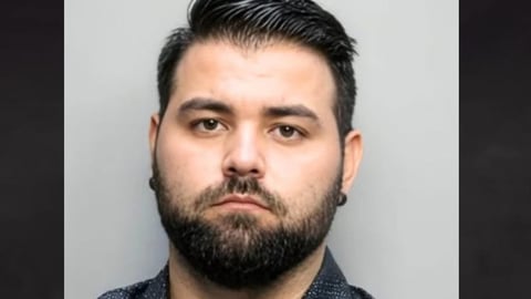 Ciber-Operación Causa Debate Tras Arresto de Influencer Cubano en Miami