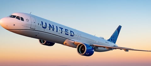 United Airlines Aumenta Precios de Equipaje por Costo de Combustible