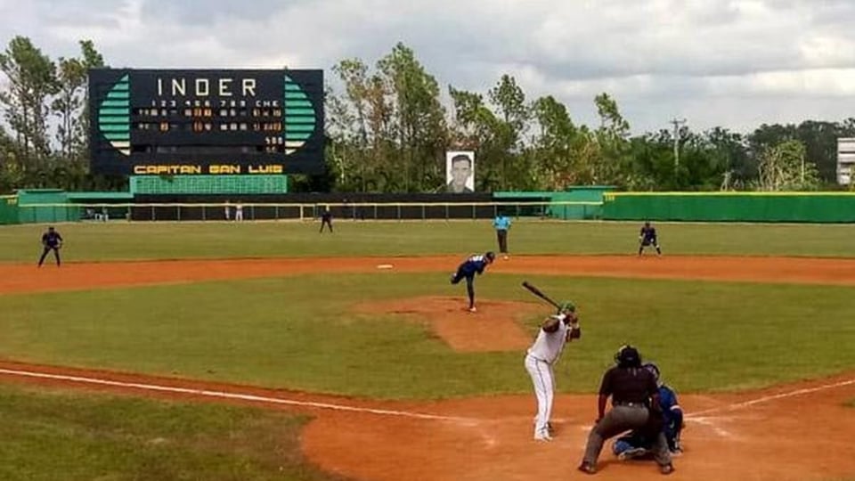 ¡Bochinche en el Play! Béisbol Cubano se Juega a la Tremenda Por Problemas de Transporte