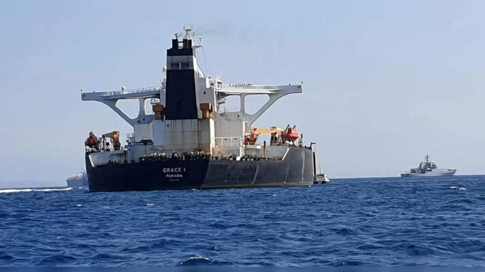 Buque con combustible oculto en tanques de agua interceptado camino a Cuba