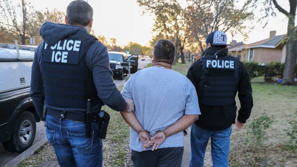 ¿Hasta cuándo con el bochinche en la guagua? Trump quiere más paradas de ICE