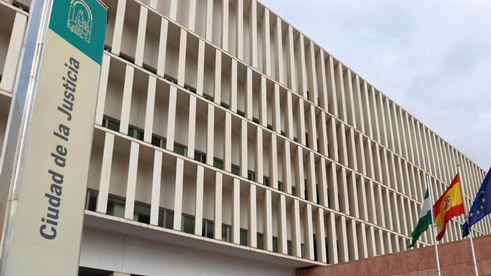 ¿Papa ausente en Cuba? Justicia española le quita todo por un niño en Málaga
