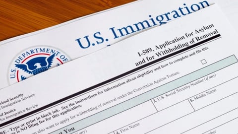 Propuesta de Trump busca endurecer el acceso al asilo en EE.UU.