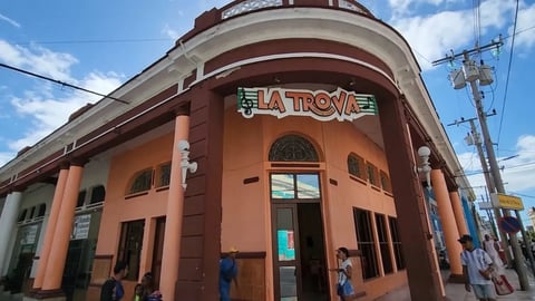 Cuba: Bares de Guantánamo bajo toque de queda por crisis eléctrica