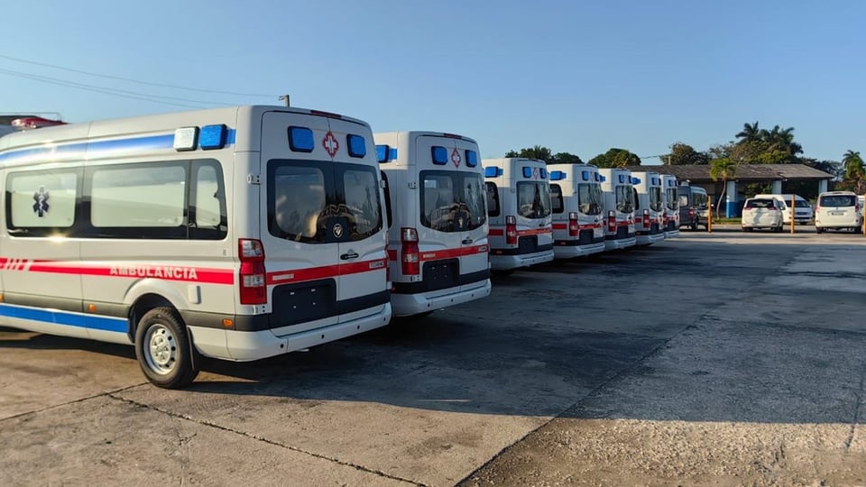 Cuba recibe 50 ambulancias nuevas: ¿Un "parche" para la salud?