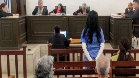 Empleada de Correos de Cuba, condenada por robar dinero de pensiones