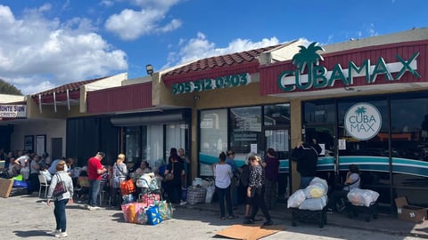 Filas en Miami por nuevas trabas en envíos de ayuda a Cuba