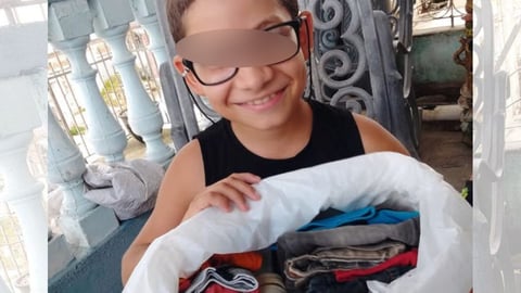 Niño cubano conmueve con donación de ropa para otros menores