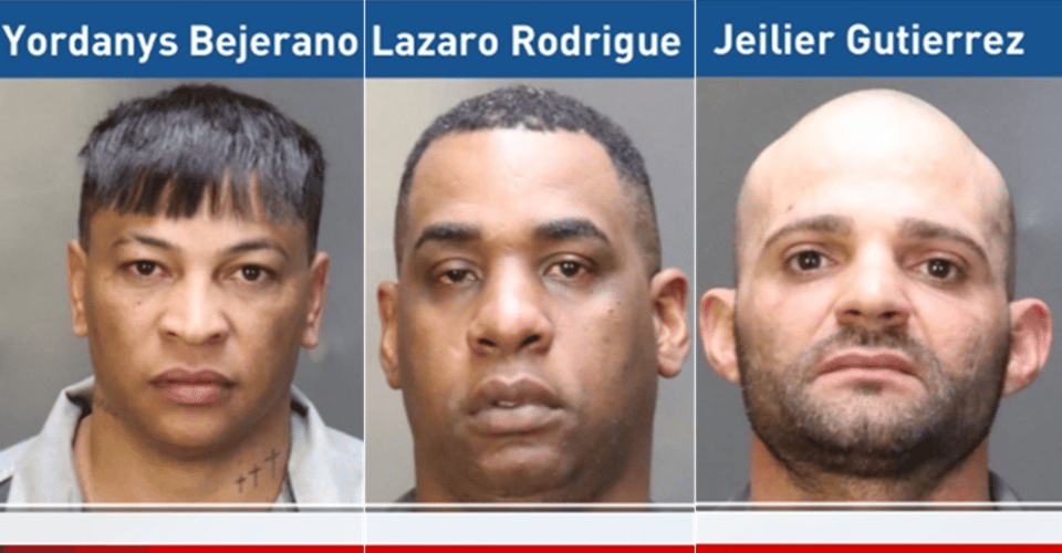 Tres Cubanos Arrestados en Texas por Clonación de Tarjetas en Gasolineras