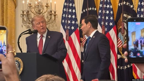 ¿Qué le pasa a Trump con Cuba? ¡Hasta Marco Rubio se pone a mover el esqueleto!