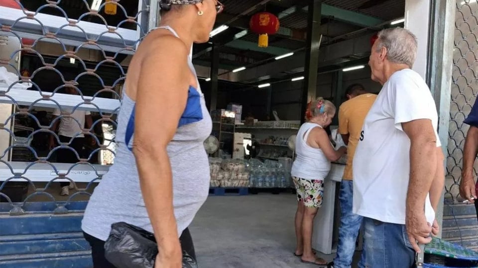 ¿Caro y en Pesos? Tienda China en La Habana Abre un Debate de Precios Imposibles