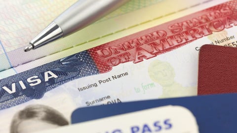 ¿Y ahora quién podrá ayudarnos? Cubanos en EE.UU. se enfrentan a lío de visas con propuesta nueva