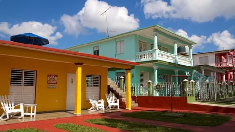 ¿Se te fue la guagua? Tu casa en Cuba te espera, ¡no te la quitan!