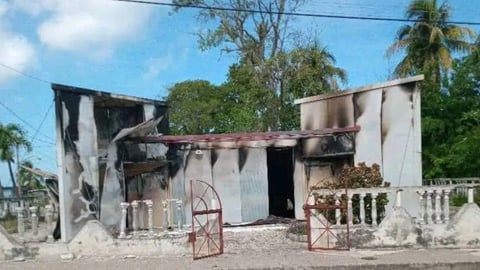 Incendio en Manzanillo: Sala de Video Arde y Desata Preocupación Vecinal