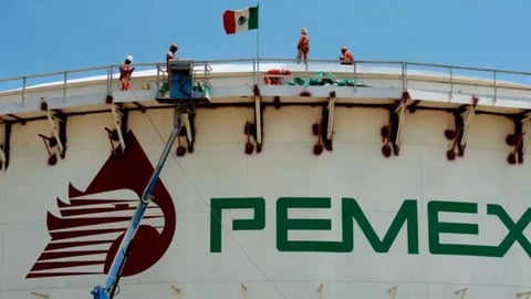 PEMEX Envía Petróleo a Cuba por $500 Millones en 2025
