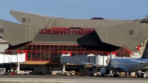 Aduana de Cuba Clarifica Nuevas Normas en Aeropuertos Ante el Decreto-Ley 108/2026