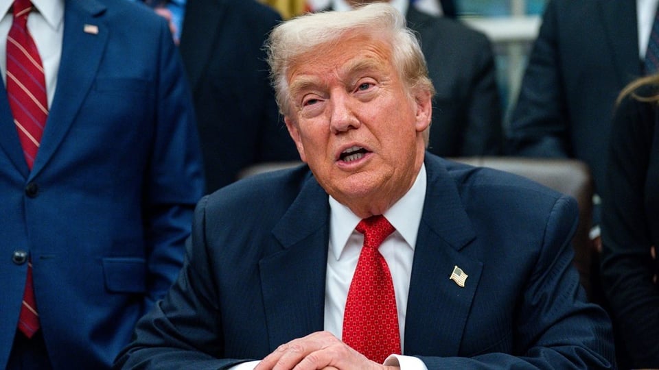 ¿Le dieron la espalda los latinos a Trump? Encuesta dice que sí y los 'huesos' se mueven
